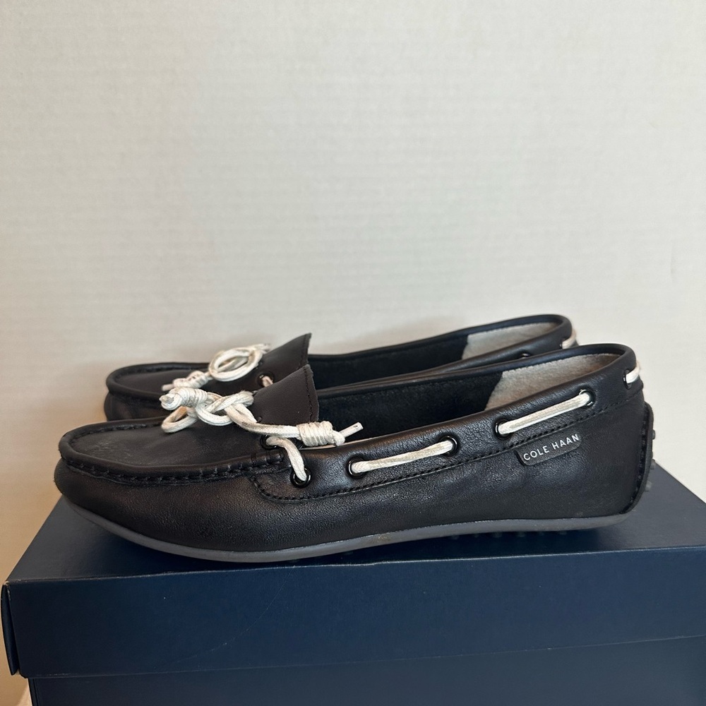 Cole Haan Black Leather Driving Loafers with Ivory Rope Ties size 5.5B, preloved - Picture 7 of 7